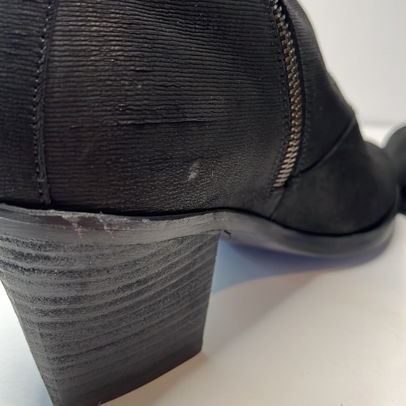 Eileen Fisher Murphy Intaglio Leather Ankle Boots Size 7,5” - Picture 6 of 10